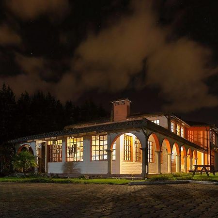 Hosteria San Carlos Tababela Bagian luar foto