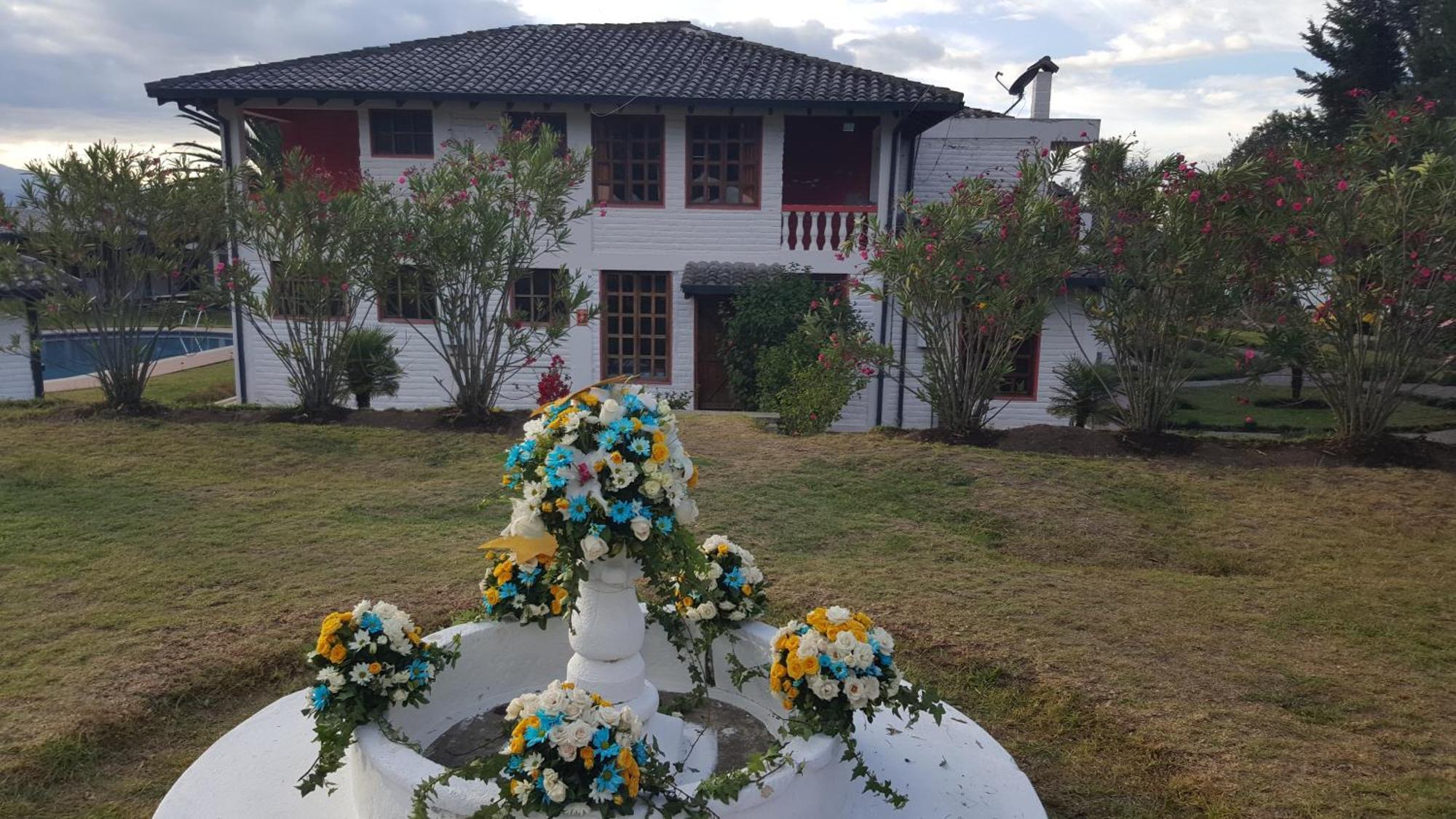Hosteria San Carlos Tababela Bagian luar foto