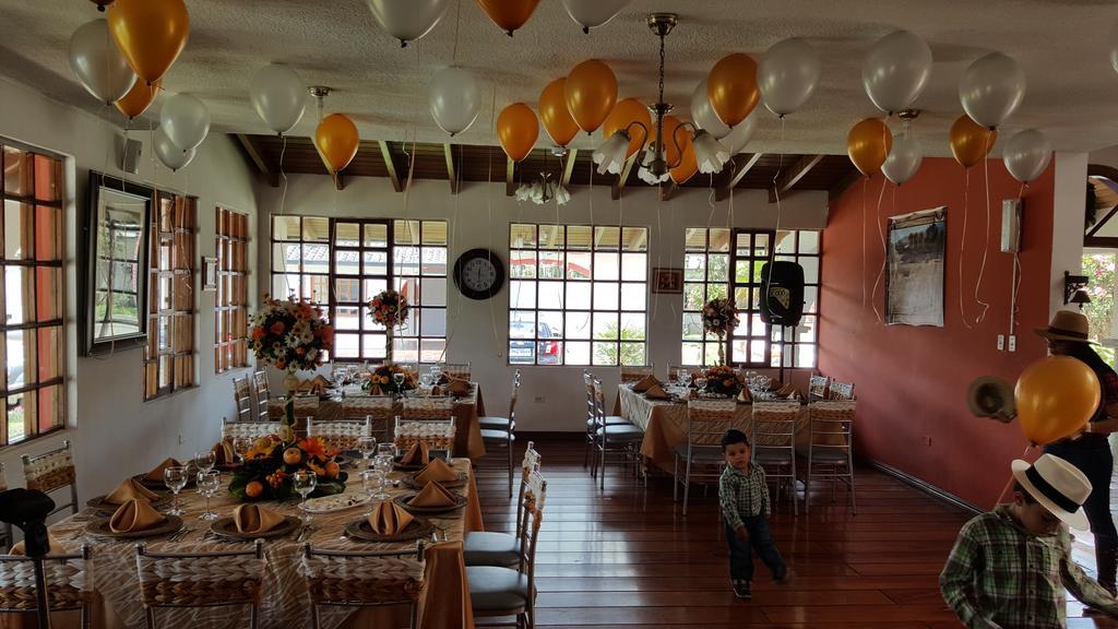Hosteria San Carlos Tababela Bagian luar foto