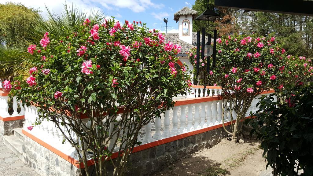 Hosteria San Carlos Tababela Bagian luar foto
