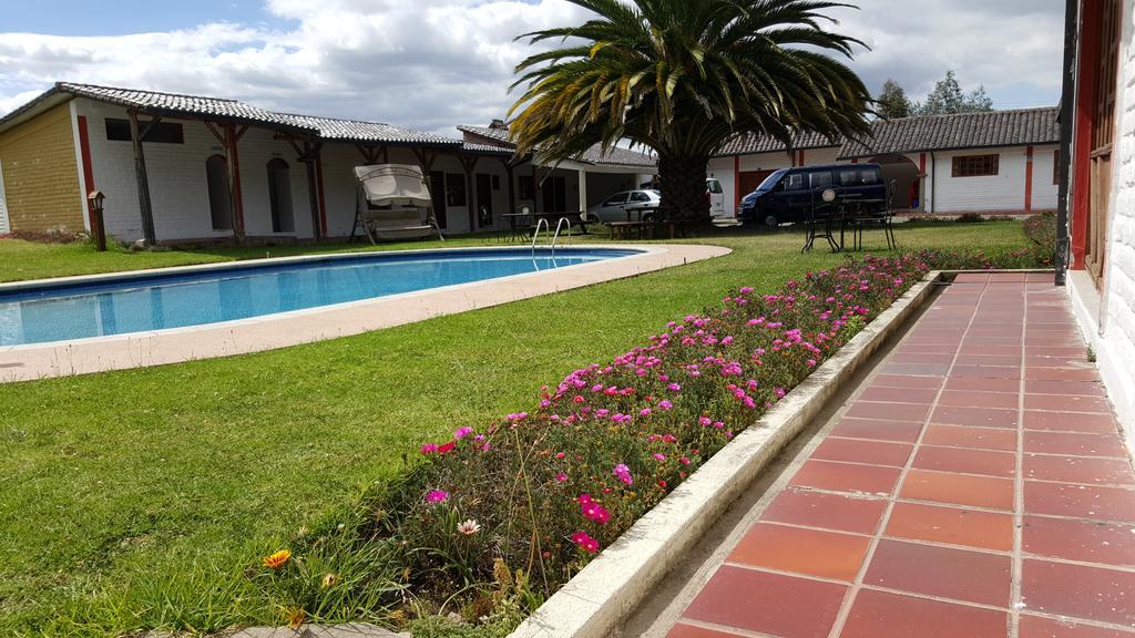 Hosteria San Carlos Tababela Bagian luar foto