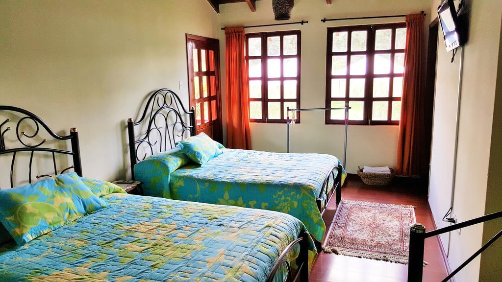 Hosteria San Carlos Tababela Ruang foto