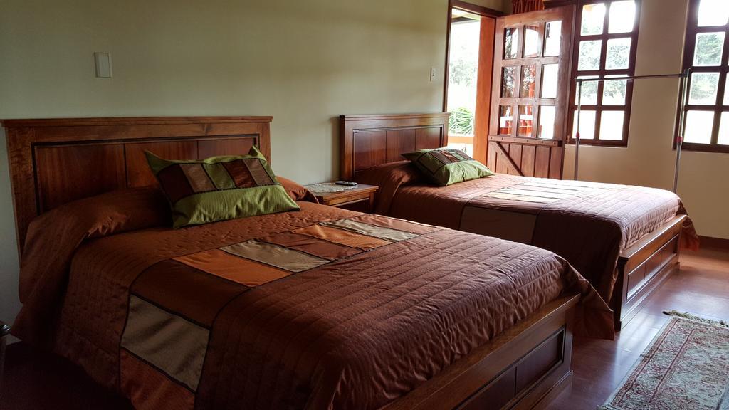 Hosteria San Carlos Tababela Bagian luar foto