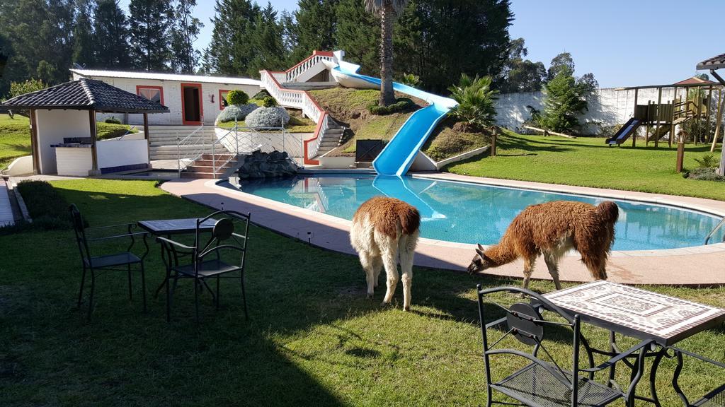 Hosteria San Carlos Tababela Bagian luar foto