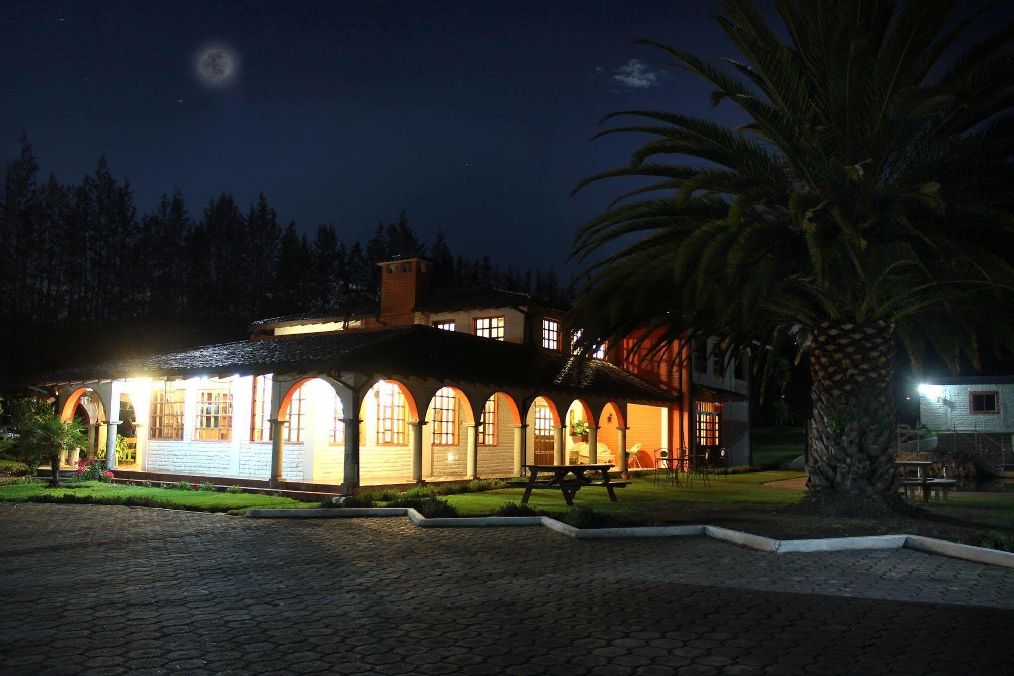 Hosteria San Carlos Tababela Bagian luar foto