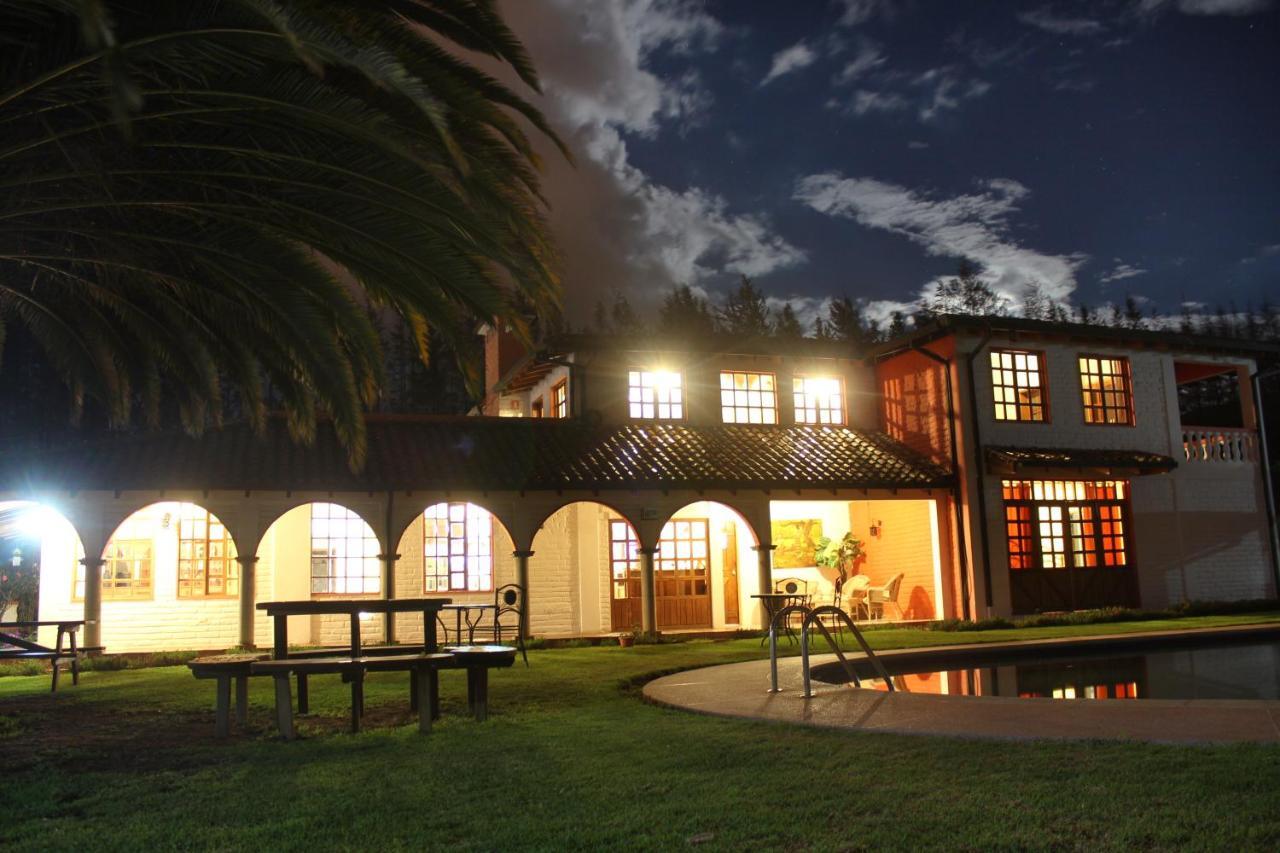 Hosteria San Carlos Tababela Bagian luar foto