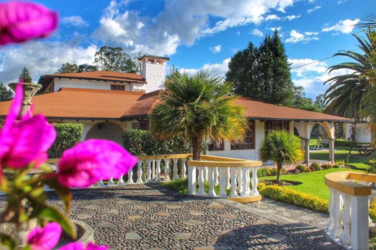 Hosteria San Carlos Tababela Bagian luar foto