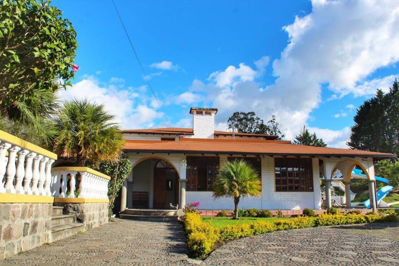 Hosteria San Carlos Tababela Bagian luar foto